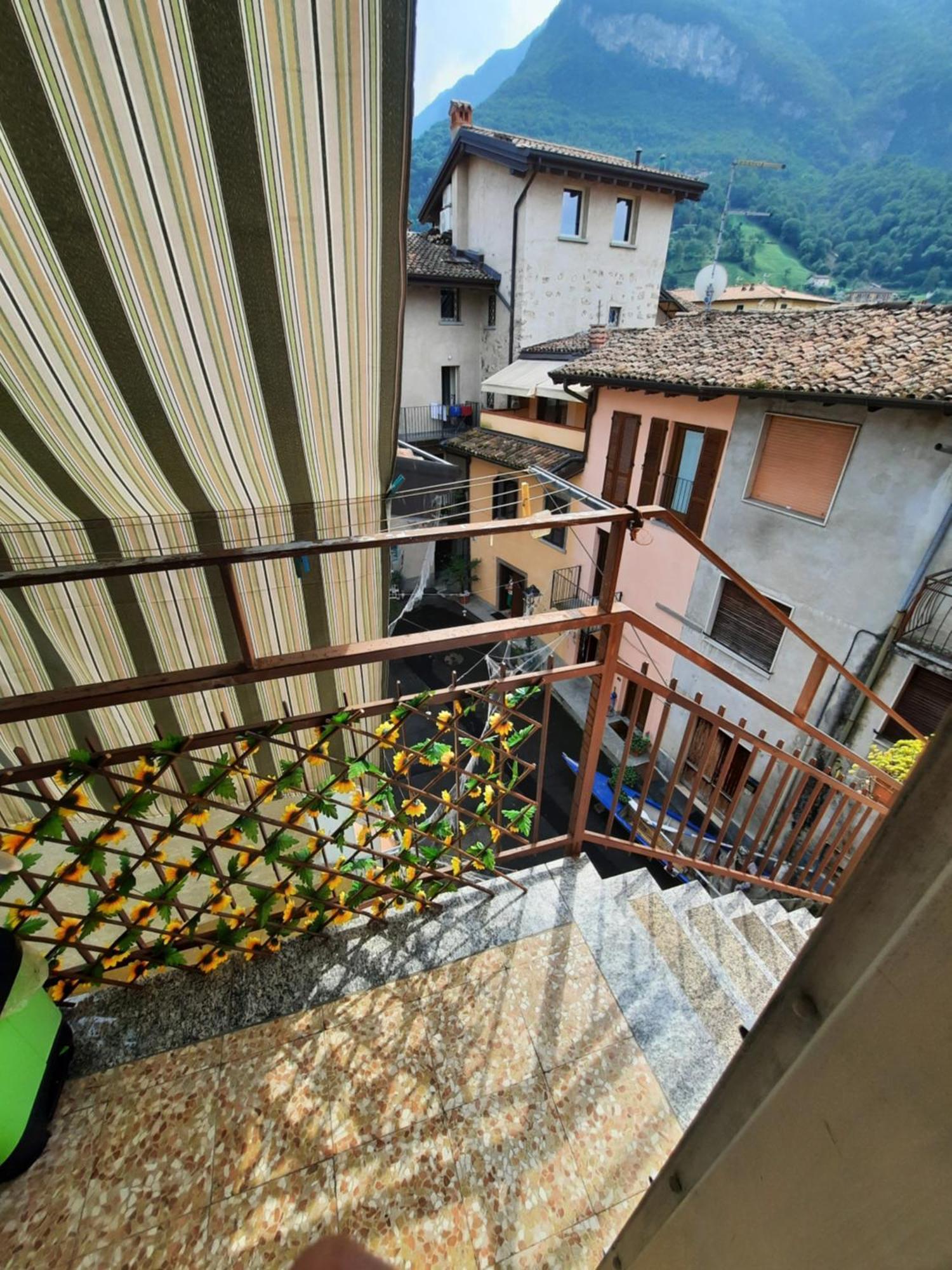 ピゾーニェCasa Alessiaアパートメント エクステリア 写真